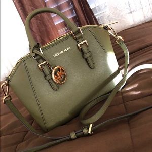 Michael Kors Ciara Medium Messenger Bag Crossbody